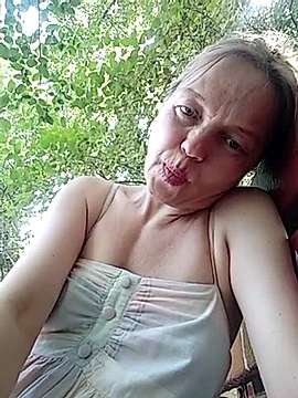 Suzanne_me naked stripping on cam for live sex video chat