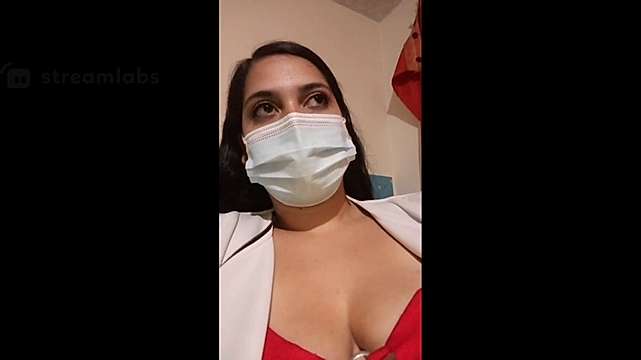 Sweet-scarlett- naked stripping on cam for live sex video chat