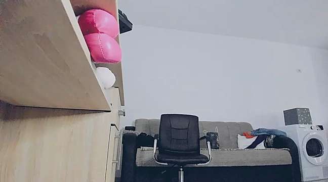 Wildandr naked stripping on cam for live sex video chat