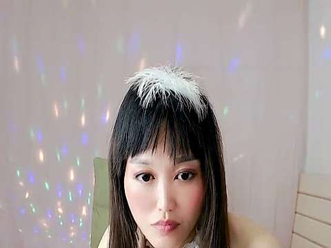 WWW-LILY naked stripping on cam for live sex video chat