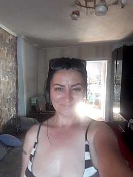 Anetta010 naked stripping on cam for live sex video chat