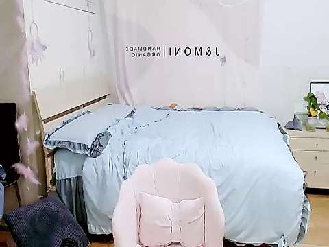 Annabellin naked stripping on cam for live sex video chat