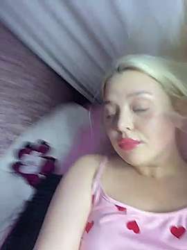 Eva___Marys naked stripping on cam for live sex video chat