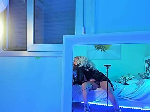Florencia_MILF naked stripping on cam for live sex video chat