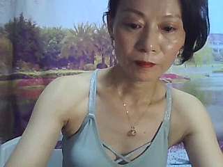 HaraVoss naked stripping on cam for live sex video chat