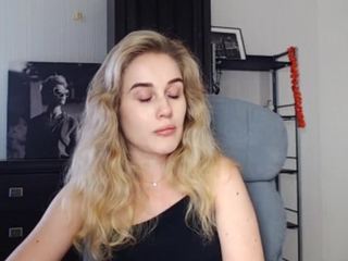Laciesta naked in her Live Sex Chat