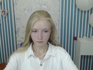 LeilaMason naked in her Live Sex Chat