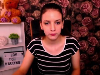 Linda-Allen naked in her Live Sex Chat