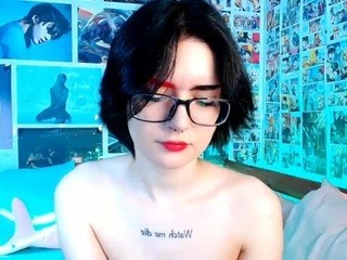 Lirewu naked in her Live Sex Chat
