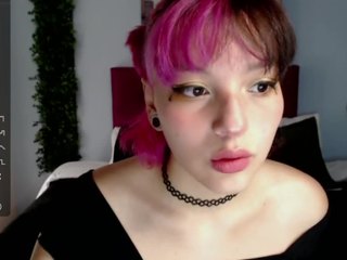 Little-daisy naked in her Live Sex Chat