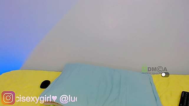 lucianalewis naked stripping on cam for live sex video chat