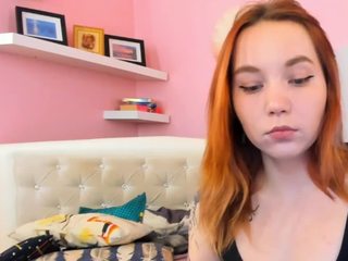 MelissaFlawless naked in her Live Sex Chat