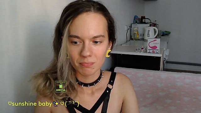 PussyPlanet naked stripping on cam for live sex video chat