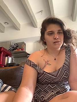 QueeNala naked stripping on cam for live sex video chat