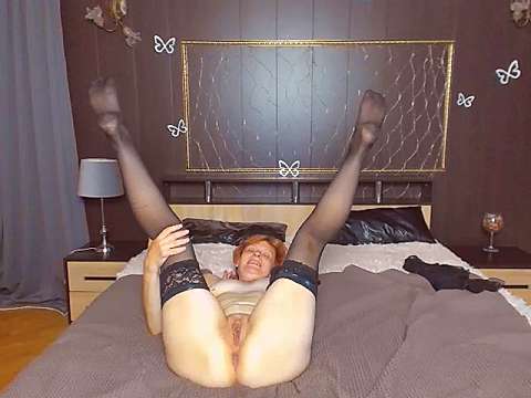 Rosalie_gold naked stripping on cam for live sex video chat