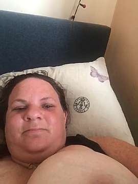 sweetwetme36 naked stripping on cam for live sex video chat