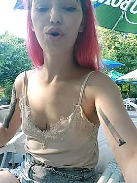 Vanessa_Miller naked stripping on cam for live sex video chat