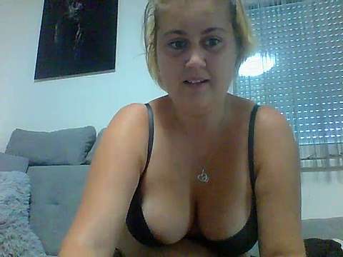 xxjungrelationshipxx naked stripping on cam for live sex video chat