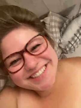0ceanpearl naked stripping on cam for live sex video chat