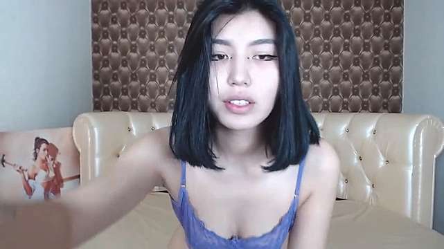 AlionaRey naked stripping on cam for live sex video chat