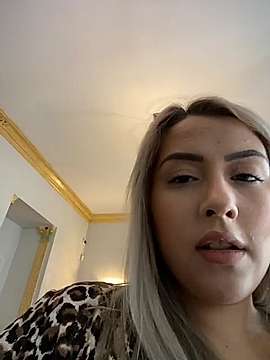 AvaShine naked stripping on cam for live sex video chat