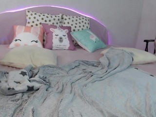 blondy-coldy naked in her Live Sex Chat