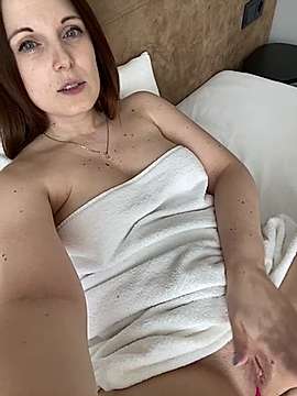 Camber_Girl naked stripping on cam for live sex video chat