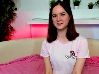 Dragon-Alice naked in her Live Sex Chat