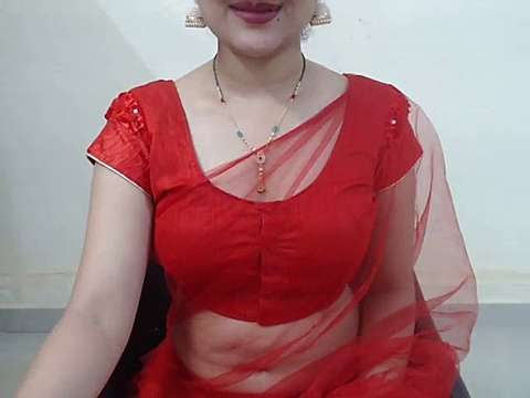 goldiwet naked stripping on cam for live sex video chat