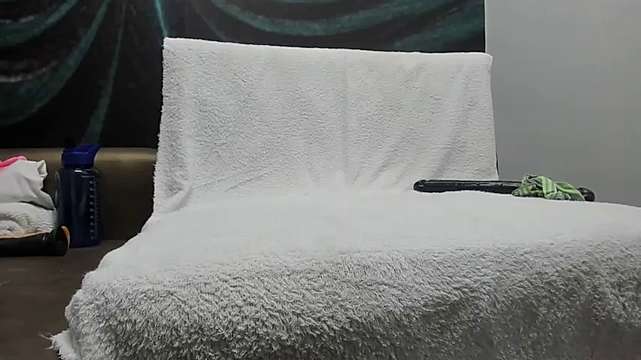 horny_wet4u naked stripping on cam for live sex video chat