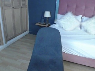 Indy-Reyes naked in her Live Sex Chat
