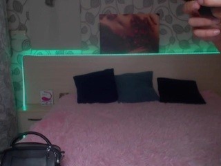 Kate-Medison naked in her Live Sex Chat