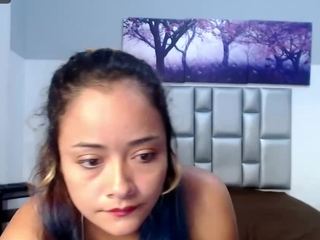 Mollyholdme naked in her Live Sex Chat