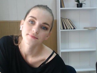 OliviaShelby naked in her Live Sex Chat