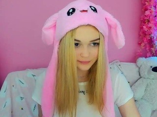 SnoowWhiteee naked in her Live Sex Chat