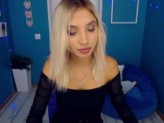 StellaFlores naked in her Live Sex Chat