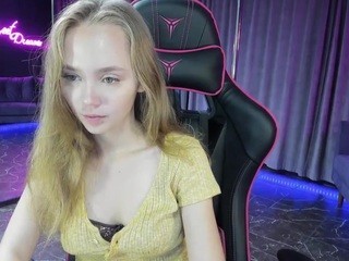 VeronicaBond naked in her Live Sex Chat