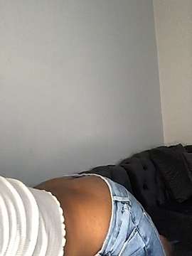 XolisileM naked stripping on cam for live sex video chat