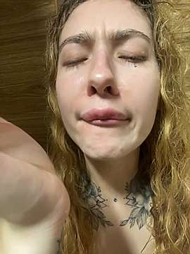 cuddlie69 naked stripping on cam for live sex video chat