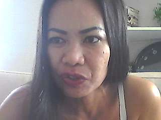 enjoy-thai-lady naked stripping on cam for live sex video chat