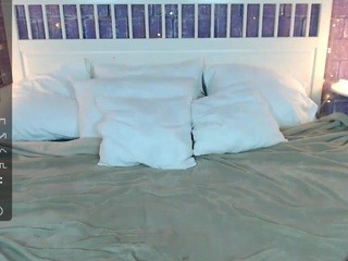 Li-Miley naked in her Live Sex Chat