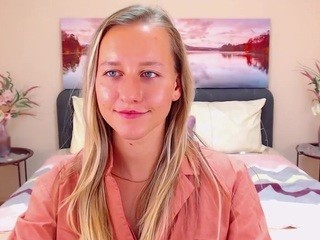 LiConda naked in her Live Sex Chat