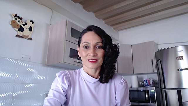 Linda_Sensual naked stripping on cam for live sex video chat