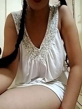 lovely_lips naked stripping on cam for live sex video chat
