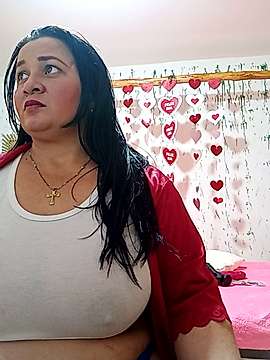 luciana_bigtits_ naked stripping on cam for live sex video chat