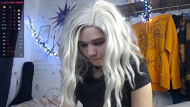 SarahRomantic naked stripping on cam for live sex video chat