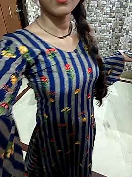 Sexy-Sonia naked stripping on cam for live sex video chat
