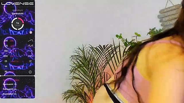 StefaniWet naked stripping on cam for live sex video chat
