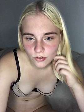 teen_lanalya naked stripping on cam for live sex video chat
