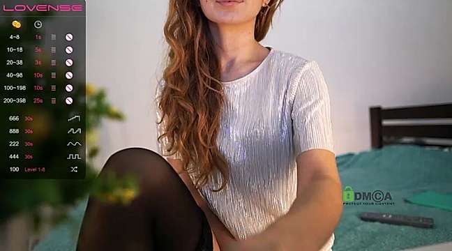 Victoria_lady naked stripping on cam for live sex video chat
